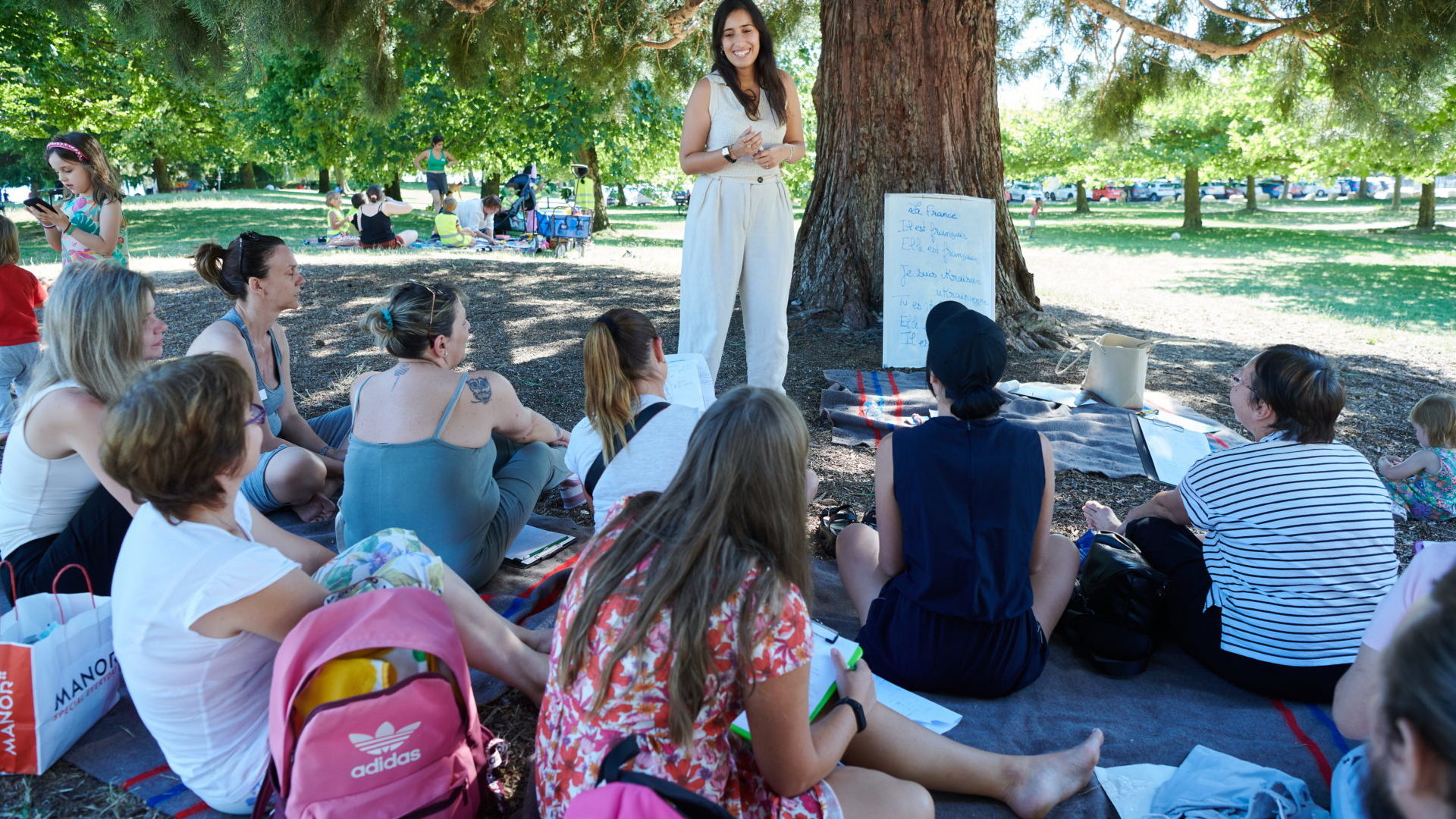 Les cours de français en plein air pour personnes allophones reprennent