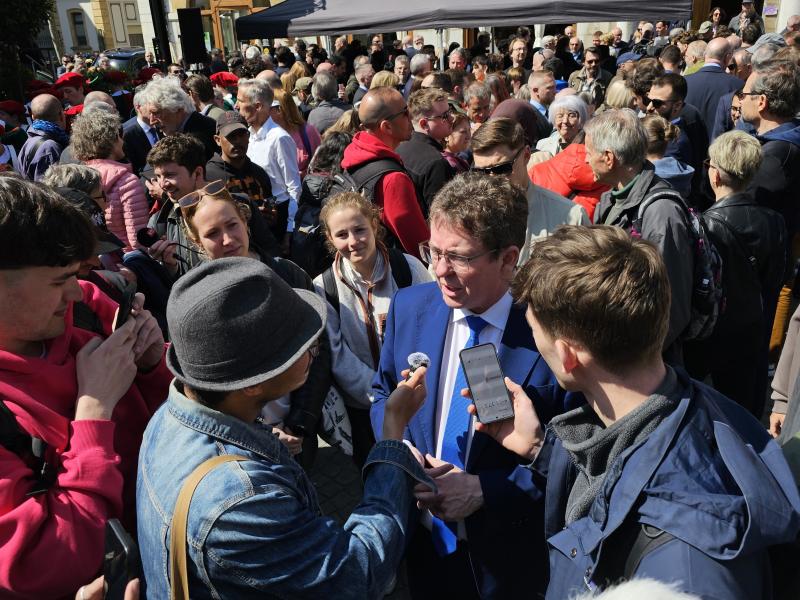 Bain de foule pour le Conseil fédéral
