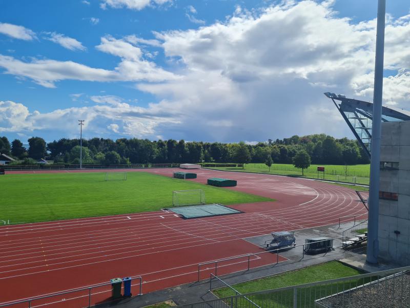 La piste d’athlétisme de Colombier présente son nouveau visage