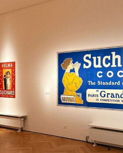 Les femmes Suchard de la Belle Époque arborées au musée