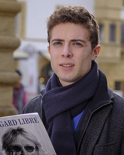 Le média Le Regard libre, basé à Neuchâtel, disponible en anglais et en allemand