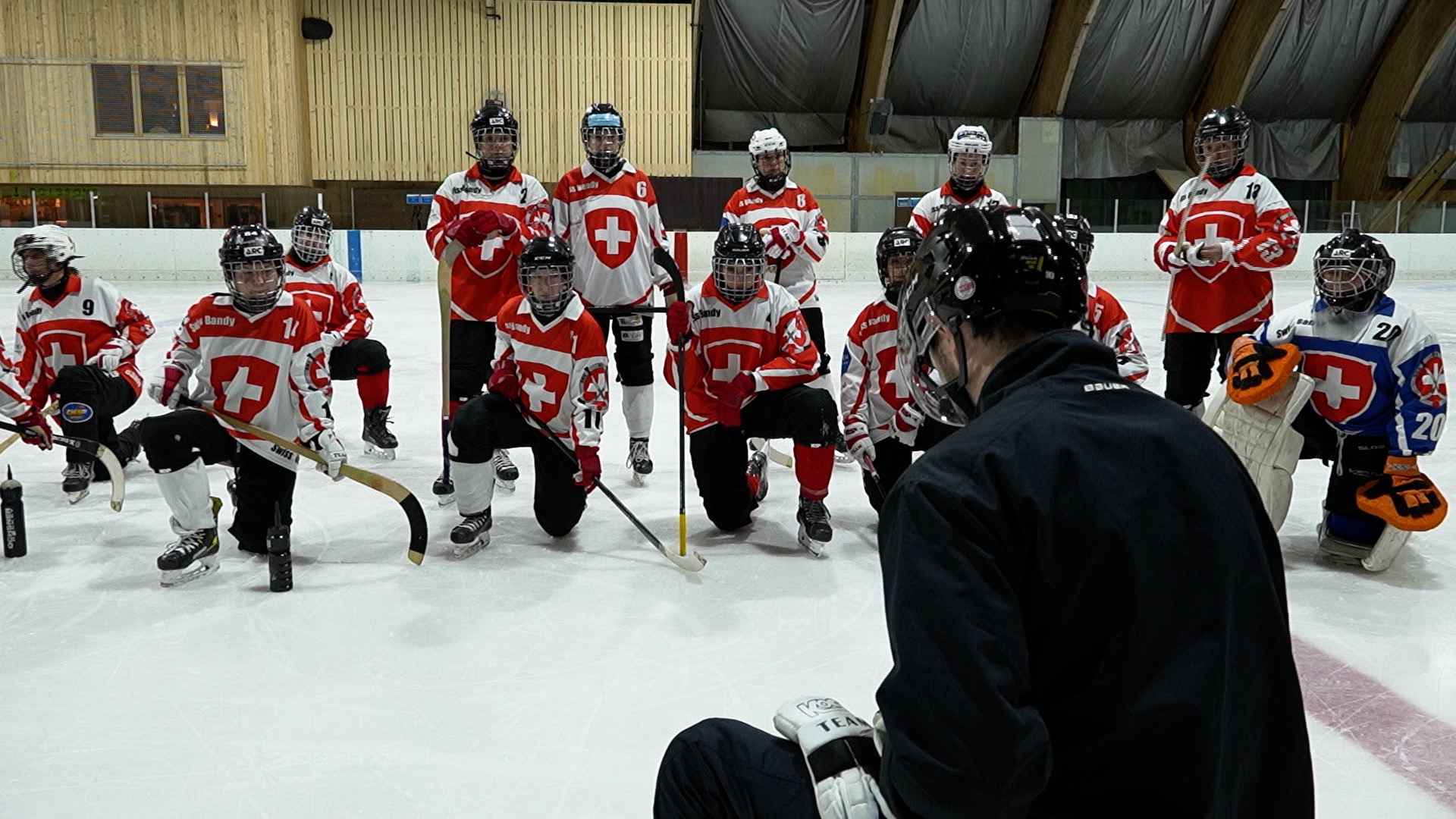 Les filles de l'Arc jurassien se préparent à aller aux Mondiaux de Bandy