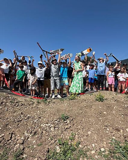 Les enfants de St-Blaise ont inauguré leur pumptrack !