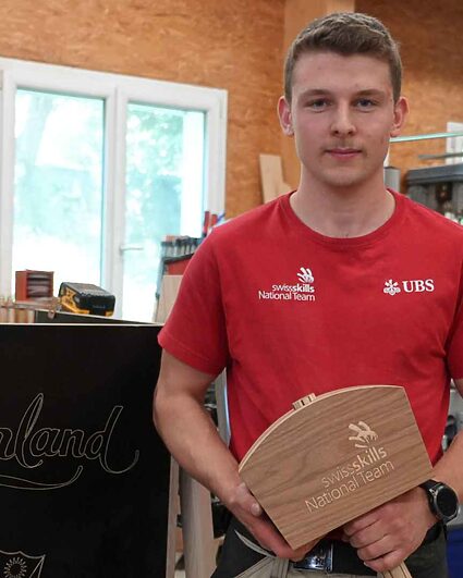 À 20 ans, Augustin Mettraux affrontera les meilleurs jeunes menuisiers du monde à Shanghai