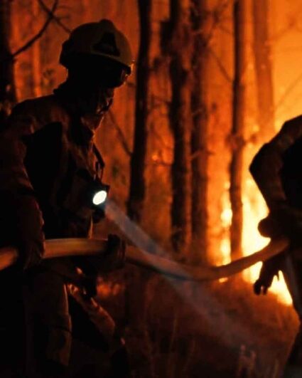 Envoyés face aux mégafeux en Gironde, deux pompiers neuchâtelois témoignent