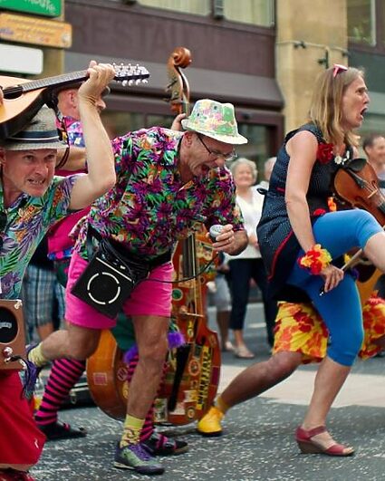 Les Buskers malmenés par le ciel