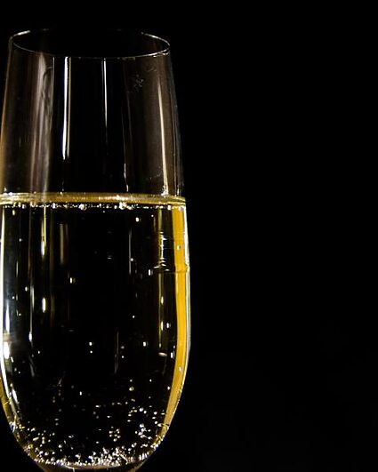 Le record du monde de sabrage de champagne est neuchâtelois
