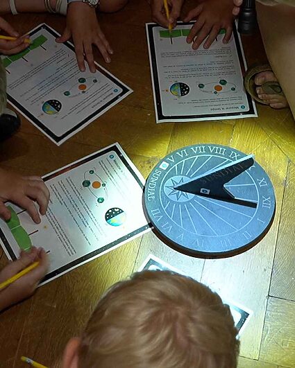 Du sablier au chronomètre: quand les enfants remontent le temps